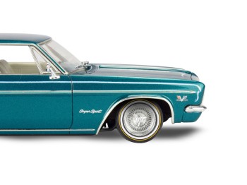 Revell 1:25 14497 1966 Chevy Impala SS