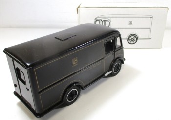 Modellauto 1:28 DVC UPS Delivery Van 1940 Druckguss OVP (256h)