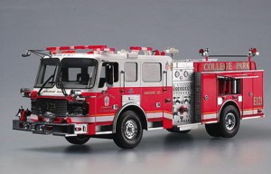 Trumpeter 1:25 2506 American LaFrance Eagle Fire Pumper 2002