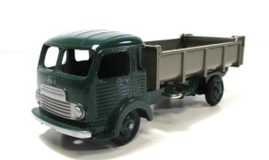 Modellauto 1:43 Dinky Toys Simca Cargo ohne OVP (4079h)