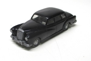 Wiking H0 1/87 Mercedes mit AHK PKW-Modell o. OVP 