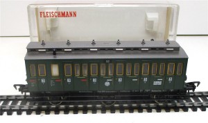 Spur H0 Fleischmann 5092 3-achsiger Abteilwagen 3.KL DRG OVP (922H)